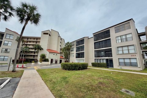 Кондоминиум с 2 спальнями в Помпано-Бич, Флорида № 2002515