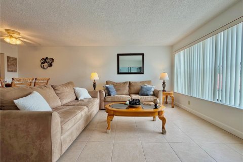 Снять в аренду кондоминиум в Помпано-Бич, Флорида 2 спальни, 102.19м2, № 2002515 - фото 18