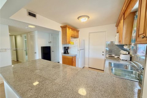 Снять в аренду кондоминиум в Помпано-Бич, Флорида 2 спальни, 102.19м2, № 2002515 - фото 9