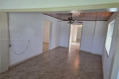 Снять в аренду виллу или дом в Сент-Луси, Флорида 3 спальни, 194.35м2, № 2028580 - фото 13