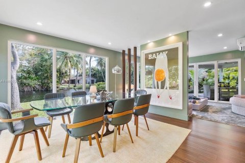 Casa en venta en Miami, Florida, 3 dormitorios, 253.53 m2 № 1891919 - foto 16