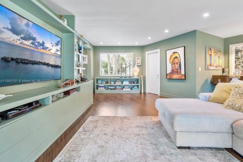 Casa en venta en Miami, Florida, 3 dormitorios, 253.53 m2 № 1891919 - foto 7