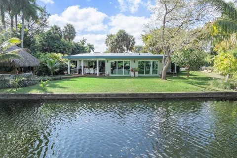 Casa en venta en Miami, Florida, 3 dormitorios, 253.53 m2 № 1891919 - foto 3