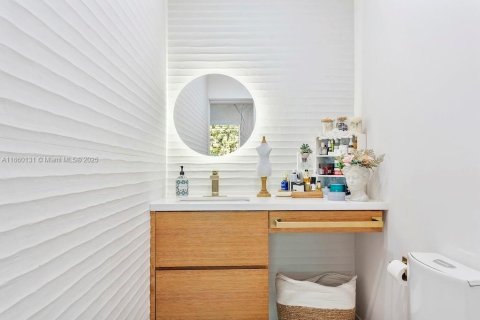Casa en venta en Miami, Florida, 3 dormitorios, 253.53 m2 № 1891919 - foto 23