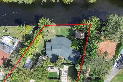 Casa en venta en Miami, Florida, 3 dormitorios, 253.53 m2 № 1891919 - foto 1