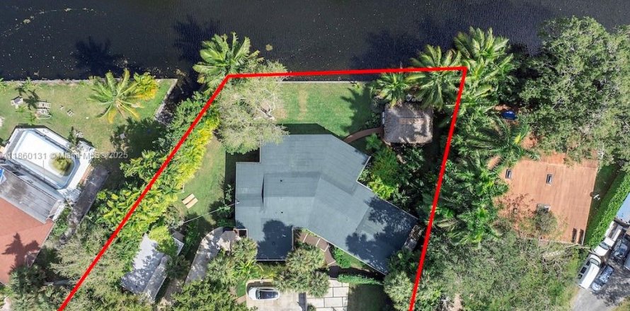 Casa en Miami, Florida 3 dormitorios, 253.53 m2 № 1891919