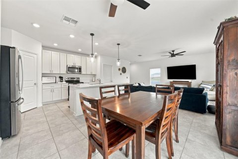House in Lake Wales, Florida 4 bedrooms, 179.58 sq.m. № 2384379 - photo 12