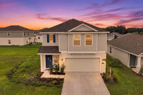 House in Lake Wales, Florida 4 bedrooms, 179.58 sq.m. № 2384379 - photo 1