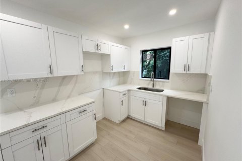 Villa ou maison à vendre à Miami Gardens, Floride: 3 chambres, 115.94 m2 № 1975174 - photo 21