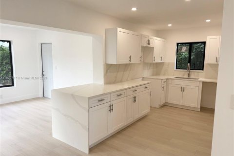 Villa ou maison à vendre à Miami Gardens, Floride: 3 chambres, 115.94 m2 № 1975174 - photo 23