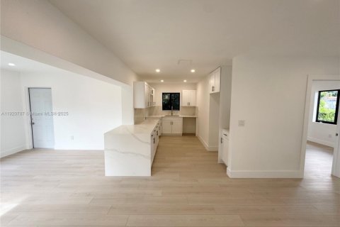 Villa ou maison à vendre à Miami Gardens, Floride: 3 chambres, 115.94 m2 № 1975174 - photo 12