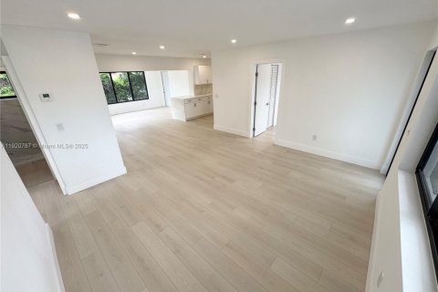 Villa ou maison à vendre à Miami Gardens, Floride: 3 chambres, 115.94 m2 № 1975174 - photo 8