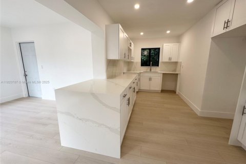 Villa ou maison à vendre à Miami Gardens, Floride: 3 chambres, 115.94 m2 № 1975174 - photo 18