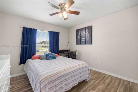 House in Ocala, Florida 3 bedrooms, 126.35 sq.m. № 1809510 - photo 10