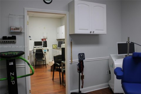 Immobilier commercial à vendre à Miami Lakes, Floride № 2004907 - photo 7