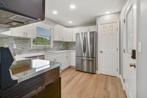 Casa en venta en Vero Beach, Florida, 2 dormitorios, 86.4 m2 № 2247205 - foto 10