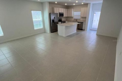Touwnhouse à louer à Orlando, Floride: 4 chambres, 174.66 m2 № 1900276 - photo 3