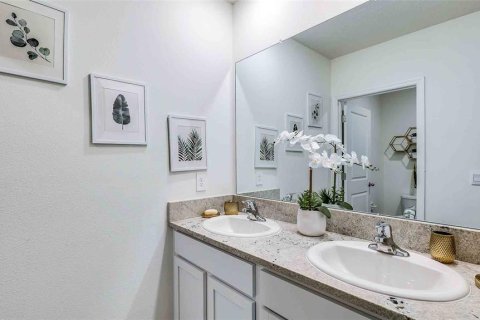 Casa en venta en Lakewood Ranch, Florida, 5 dormitorios, 242.01 m2 № 1785303 - foto 13