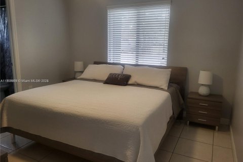 Villa ou maison à louer à Miami, Floride: 3 chambres, 121.42 m2 № 1966362 - photo 9