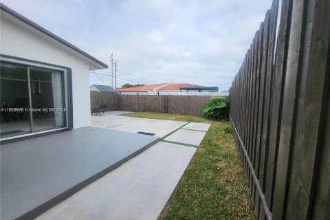 Villa ou maison à louer à Miami, Floride: 3 chambres, 121.42 m2 № 1966362 - photo 16