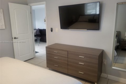 Villa ou maison à louer à Miami, Floride: 3 chambres, 121.42 m2 № 1966362 - photo 10