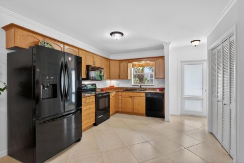 Condo in Hillsboro Beach, Florida, 2 bedrooms  № 2263124 - photo 19