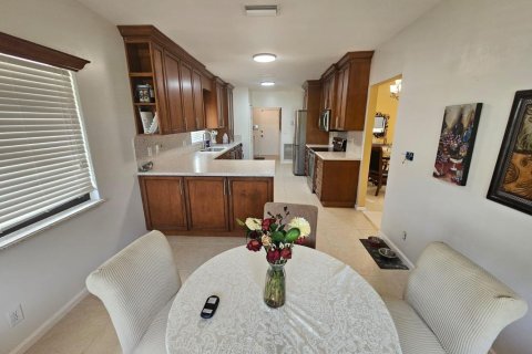 House in Boynton Beach, Florida 3 bedrooms, 205.96 sq.m. № 2082017 - photo 8