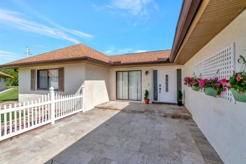 House in Boynton Beach, Florida 3 bedrooms, 205.96 sq.m. № 2082017 - photo 25