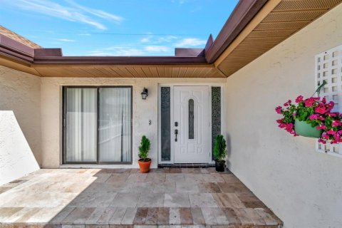 House in Boynton Beach, Florida 3 bedrooms, 205.96 sq.m. № 2082017 - photo 27