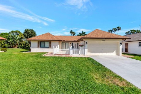 House in Boynton Beach, Florida 3 bedrooms, 205.96 sq.m. № 2082017 - photo 23