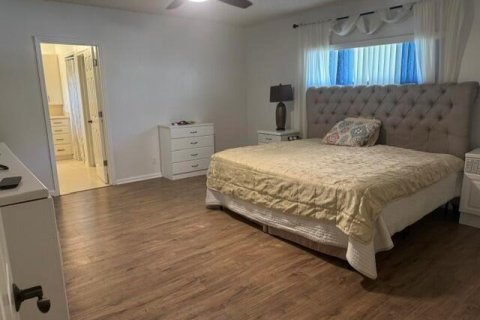House in Boynton Beach, Florida 3 bedrooms, 205.96 sq.m. № 2082017 - photo 12