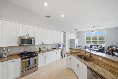 Villa ou maison à vendre à Port St. Lucie, Floride: 4 chambres, 273.41 m2 № 2428488 - photo 8