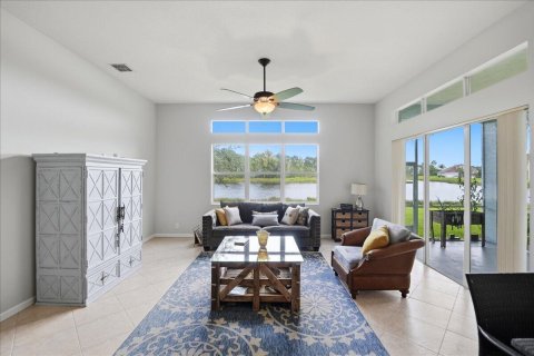 Villa ou maison à vendre à Port St. Lucie, Floride: 4 chambres, 273.41 m2 № 2428488 - photo 12