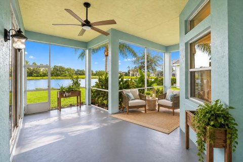 Villa ou maison à vendre à Port St. Lucie, Floride: 4 chambres, 273.41 m2 № 2428488 - photo 4
