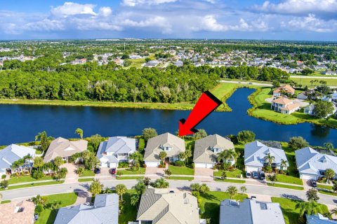 Villa ou maison à vendre à Port St. Lucie, Floride: 4 chambres, 273.41 m2 № 2428488 - photo 2