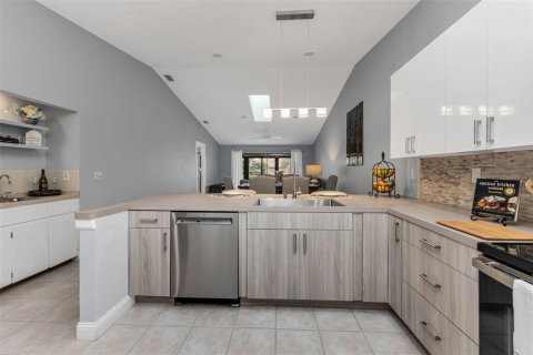 Купить виллу или дом в Пунта-Горда, Флорида 11 комнат, 133.87м2, № 2142318 - фото 10