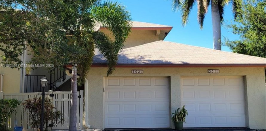 Condo in Pompano Beach, Florida, 2 bedrooms  № 1955801