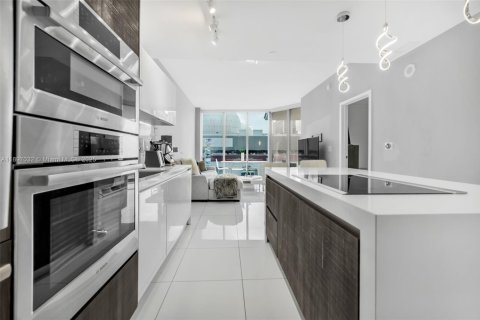 Condominio en venta en Miami, Florida, 1 dormitorio, 109.44 m2 № 1948472 - foto 7