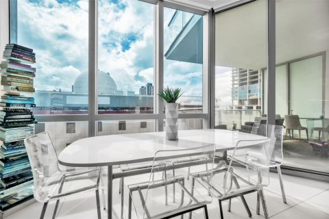 Condominio en venta en Miami, Florida, 1 dormitorio, 109.44 m2 № 1948472 - foto 12