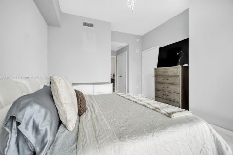 Condominio en venta en Miami, Florida, 1 dormitorio, 109.44 m2 № 1948472 - foto 21