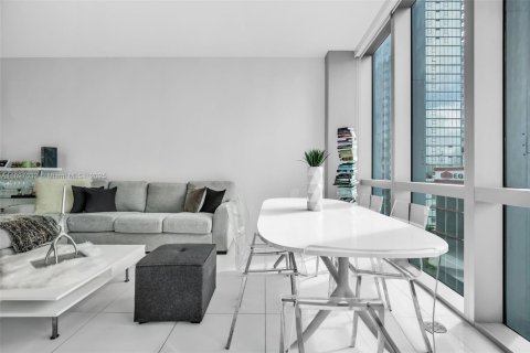 Condominio en venta en Miami, Florida, 1 dormitorio, 109.44 m2 № 1948472 - foto 13