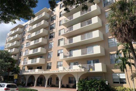 Condo in North Bay Village, Florida, 1 bedroom № 2081749