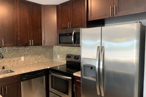 Condo in North Bay Village, Florida, 1 bedroom  № 2081749 - photo 6