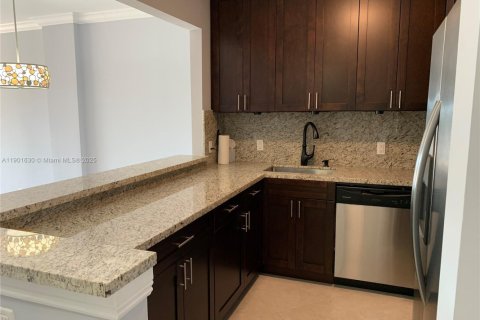 Condo in North Bay Village, Florida, 1 bedroom  № 2081749 - photo 4