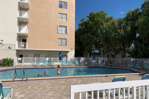 Condo in North Bay Village, Florida, 1 bedroom  № 2081749 - photo 28