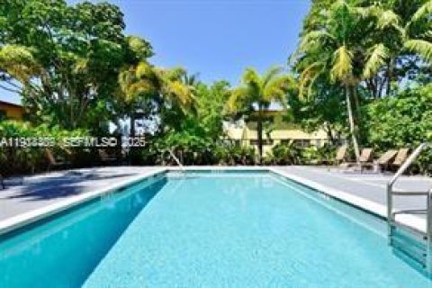 Condominio en alquiler en Miami, Florida, 1 dormitorio, 76.83 m2 № 1996010 - foto 10