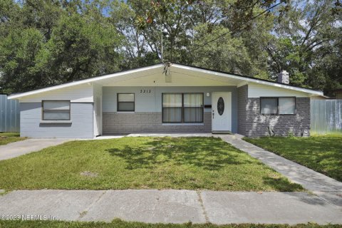 House in Jacksonville, Florida 4 bedrooms, 124.49 sq.m. № 770713 - photo 1