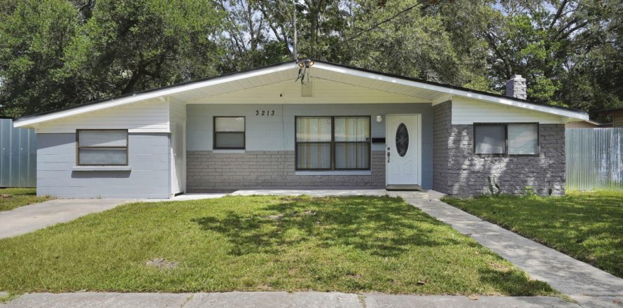 House in Jacksonville, Florida 4 bedrooms, 124.49 sq.m. № 770713