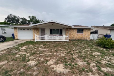 House in Holiday, Florida 2 bedrooms, 110.46 sq.m. № 2157694 - photo 2