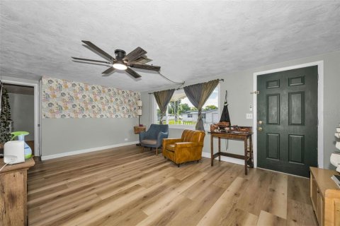 House in Holiday, Florida 2 bedrooms, 110.46 sq.m. № 2157694 - photo 5